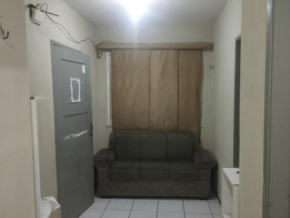 Apt com 2 qtos, 1 banheiro, mobiliado, fogão com gás, gostaria em Fortaleza Ceará
